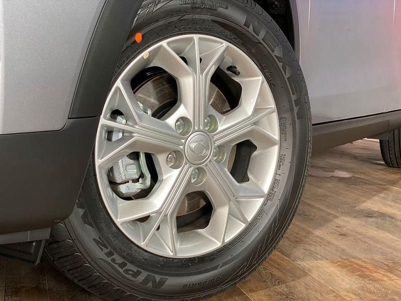 Neu Ssangyong (KGM) Tivoli 163 PS (119 kW) 2025 Silber SUV