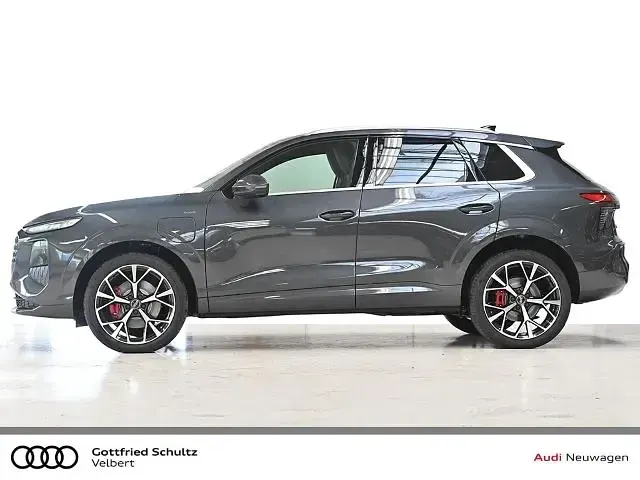 Neu Audi Q3 Sport 177 PS (130 kW) 2026 Grau SUV