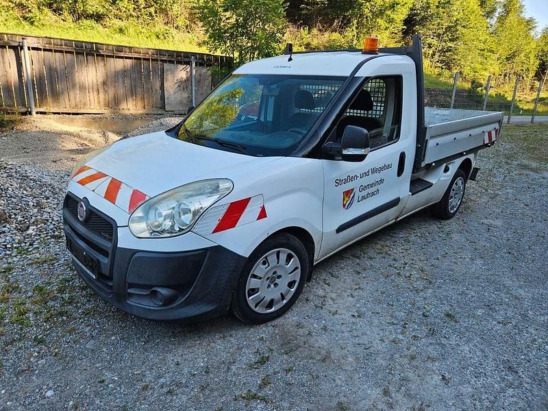 Weiß Gebraucht 2012 Fiat Doblò Van / Kleinbus | 4.444 € (Etwas zu teuer) - Bild 1/4
