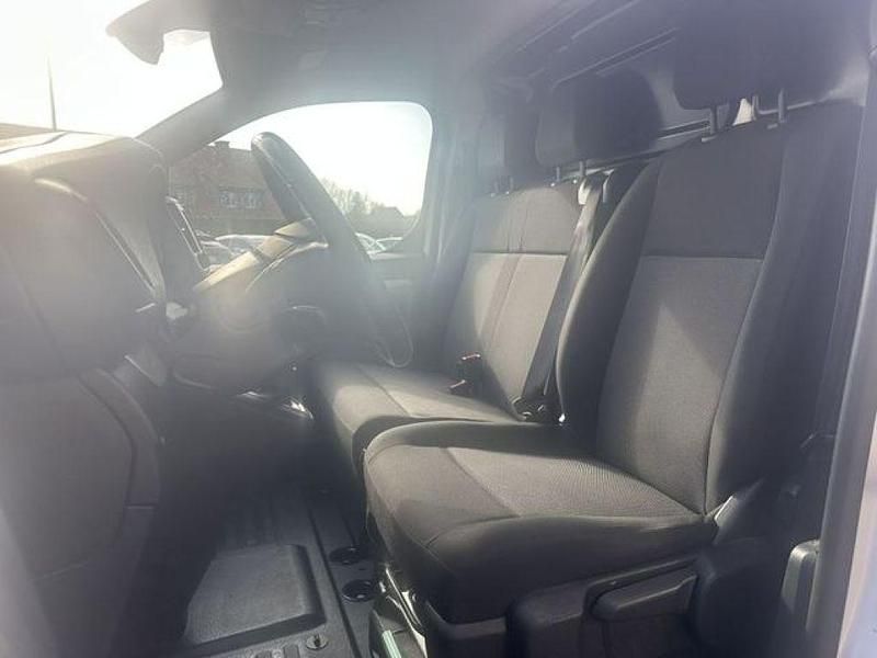 Second-hand Opel Vivaro 120 CP (88 kW) 2022 Alb Monovolum