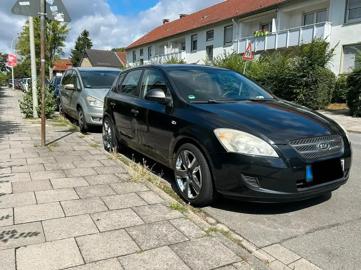 Gebraucht Kia Ceed 109 PS (80 kW) 2007 Schwarz Kleinwagen