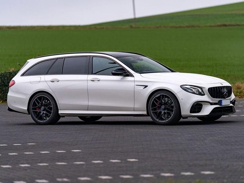 Gebraucht Mercedes E63S AMG AMG 612 PS (450 kW) 2019 Weiß Limousine