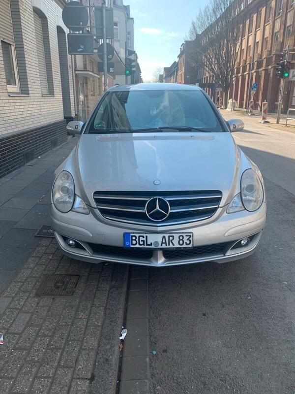 Silber Gebraucht 2007 Mercedes R280 Van / Kleinbus | 8.000 € - Bild 1/4