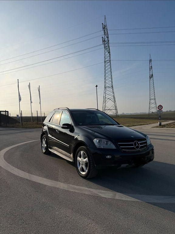 Gebraucht Mercedes ML320 224 PS (164 kW) 2006 Schwarz SUV