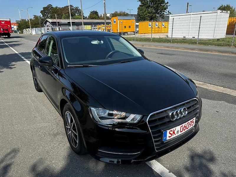 Schwarz Gebraucht 2013 Audi A3 Sportback Attraction Limousine | 10.999 € (Fairer Preis) - Bild 1/4