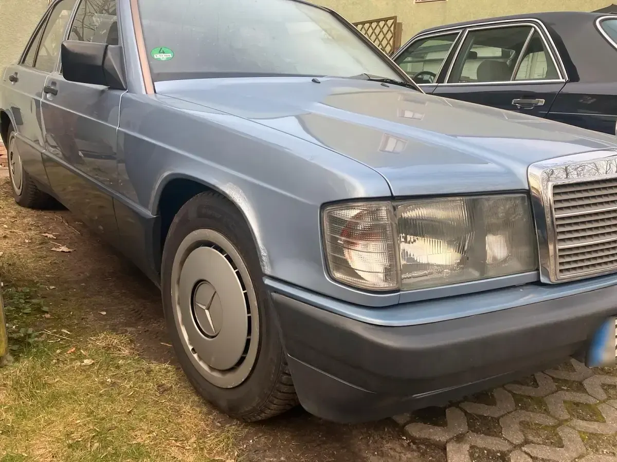 Gebraucht Mercedes 190 118 PS (86 kW) 1990 Blau Limousine