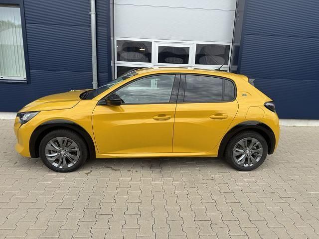 Gebraucht Peugeot e-208 Allure 100 kW (136 PS) 2022 Gelb Kleinwagen