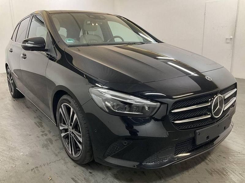 Gebraucht Mercedes B200 Progressive 150 PS (110 kW) 2019 Schwarz Van / Kleinbus