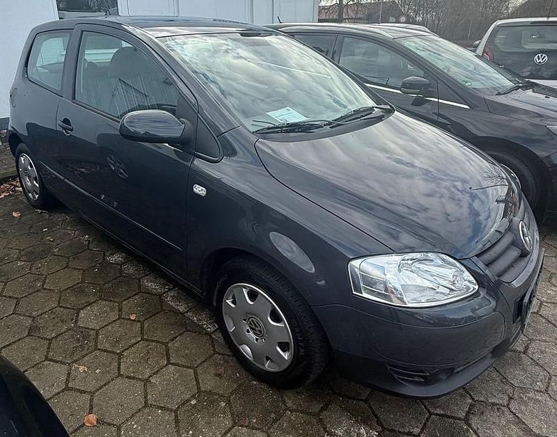 Gebraucht VW Fox 54 PS (39 kW) 2010 Grau Kleinwagen