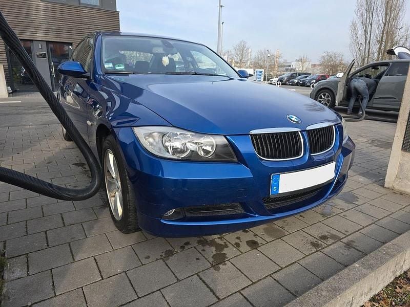 Gebraucht BMW 318 129 PS (94 kW) 2007 Blau Limousine