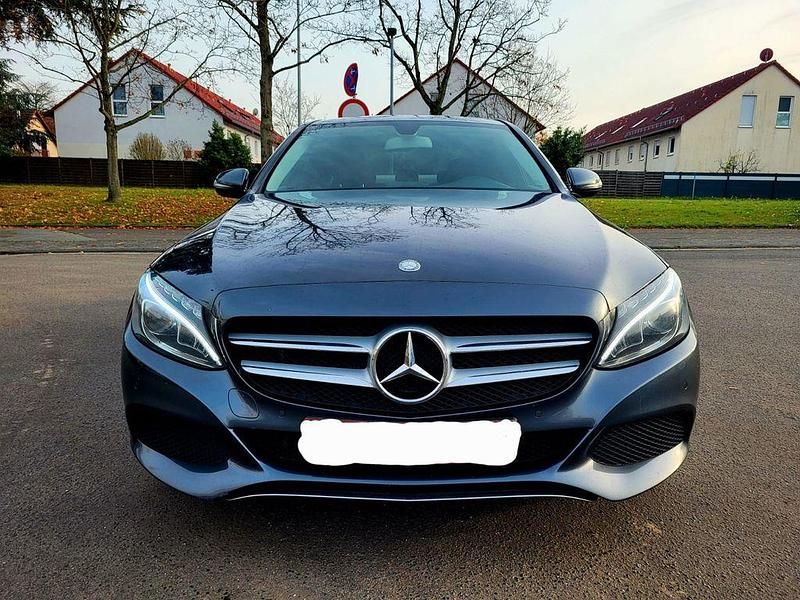 Grau Gebraucht 2016 Mercedes C200 Avantgarde Limousine | 13.700 € (Fairer Preis) - Bild 1/4