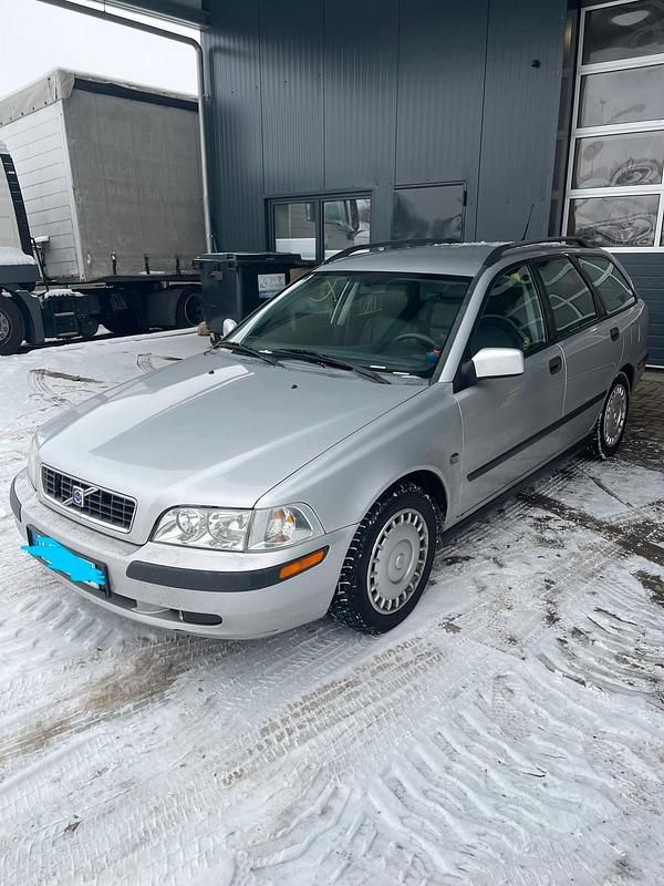 Gebraucht Volvo V40 101 PS (74 kW) 2003 Grau Kombi