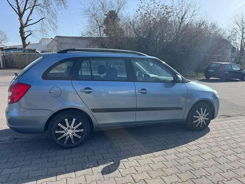 Gebraucht Skoda Fabia 75 PS (55 kW) 2010 Blau Kombi