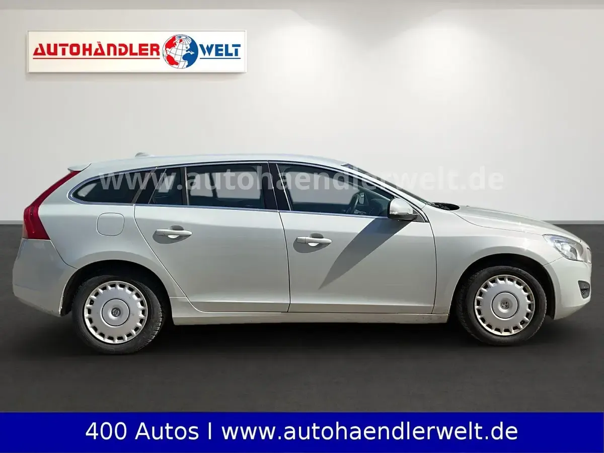 Gebraucht Volvo V60 Basis 163 PS (119 kW) 2011 Beige Kombi