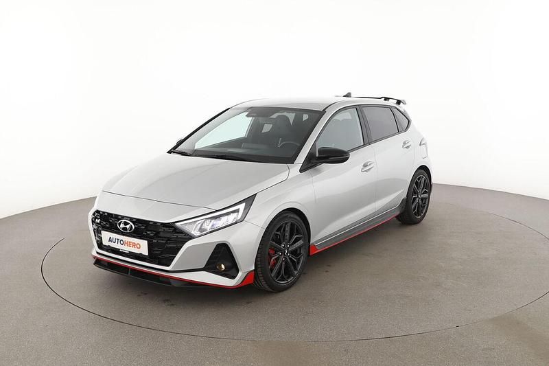 Silber Gebraucht 2023 Hyundai i20 Limousine | 22.900 € (Fairer Preis) - Bild 1/3