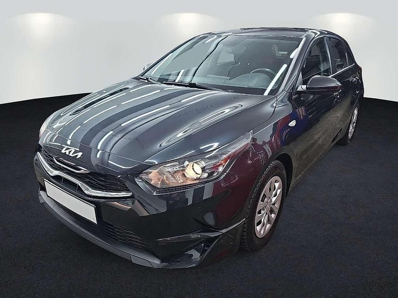 Gebraucht Kia Ceed 101 PS (74 kW) 2023 (1k) black pearl m Kleinwagen