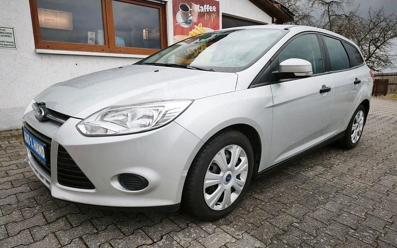 Gebraucht Ford Focus Ambiente 101 PS (74 kW) 2013 Silber Kombi