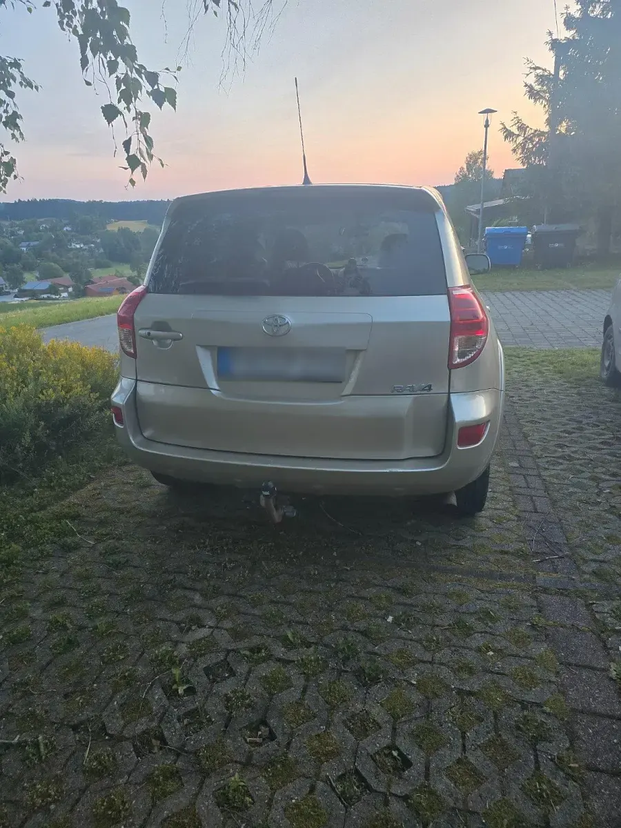 Gebraucht Toyota RAV4 177 PS (130 kW) 2007 Beige SUV