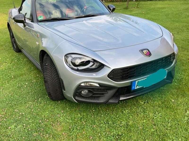 Grau Gebraucht 2019 Abarth 124 Spider Cabrio | 31.000 € (Fairer Preis) - Bild 1/4