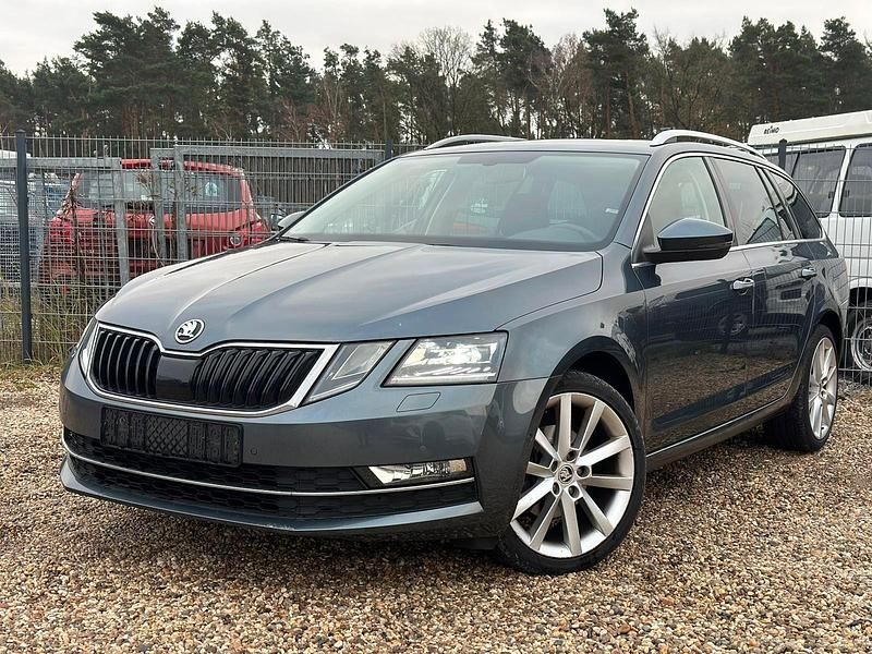 Grau Gebraucht 2020 Skoda Octavia Style Kombi | 11.600 € (Guter Preis) - Bild 1/4