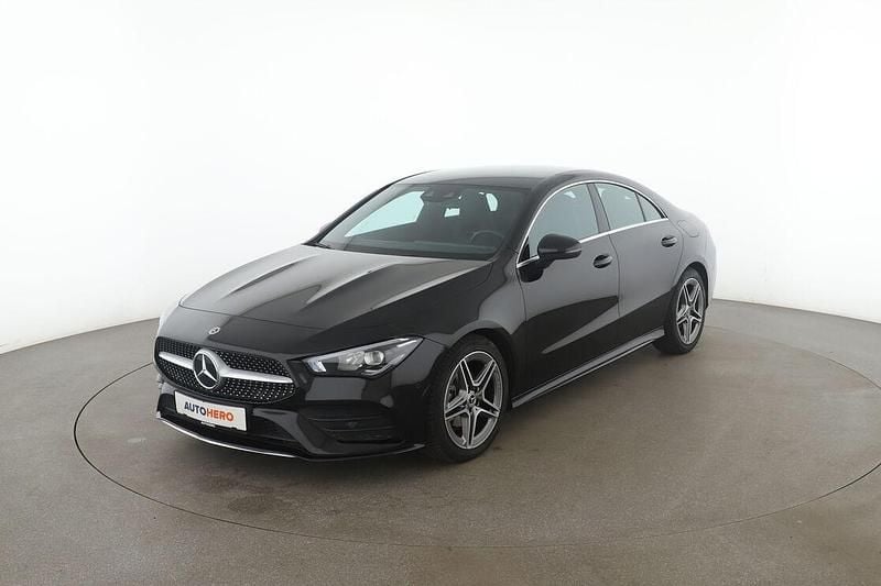 Schwarz Gebraucht 2022 Mercedes CLA180 AMG line Limousine | 31.670 € - Bild 1/3