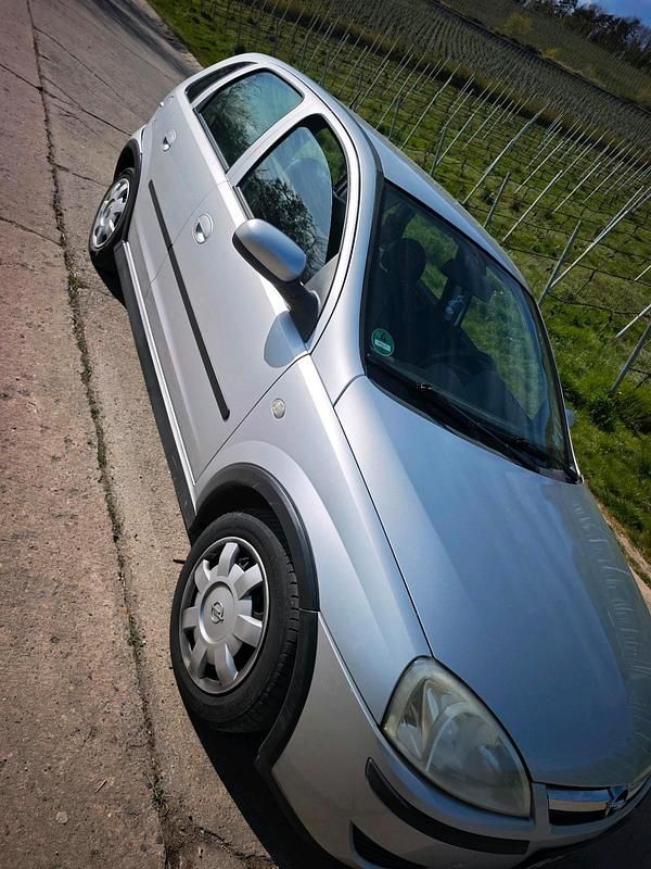 Gebraucht Opel Corsa 75 PS (55 kW) 2004 Silber Kleinwagen