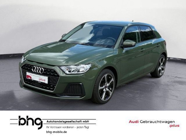 Distriktgrün metallic Gebraucht 2024 Audi A1 Sportback Advanced Plus Kleinwagen | 23.430 € (Superpreis) - Bild 1/4