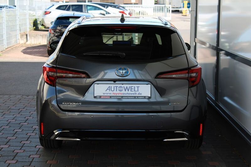 Neu Toyota Corolla 196 PS (144 kW) 2025 Grau Kombi