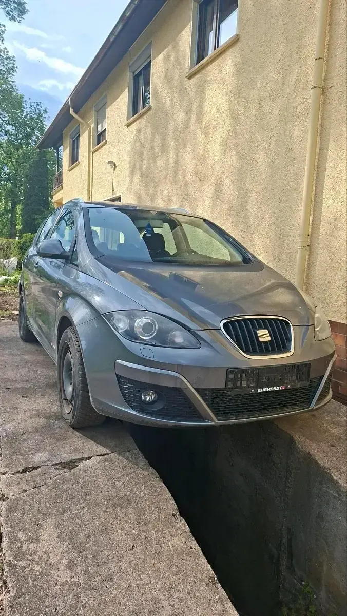 Gebraucht Seat Altea XL 140 PS (102 kW) 2012 Silber Van / Kleinbus