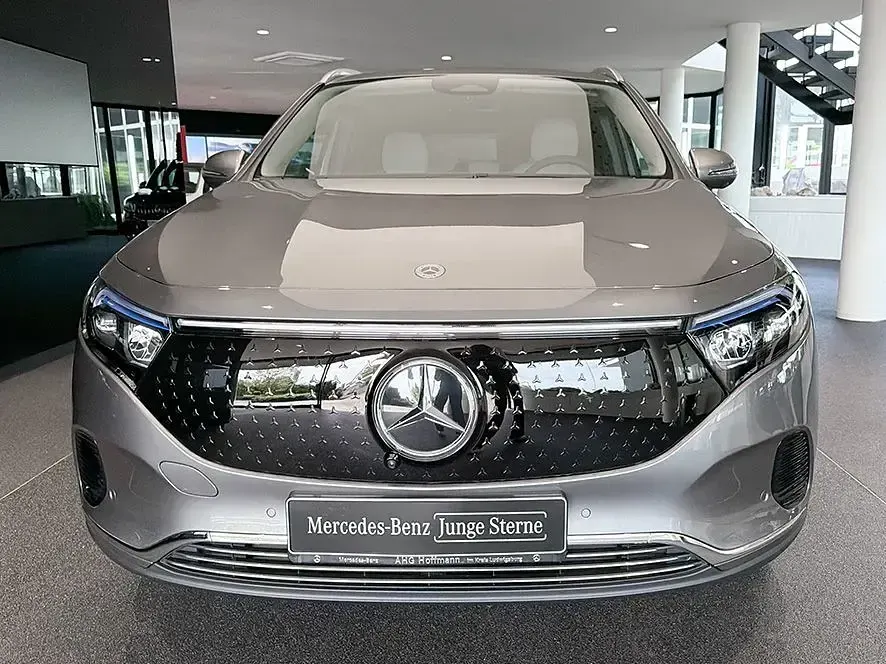 Gebraucht Mercedes EQA250 139 kW (190 PS) 2025 Grau SUV