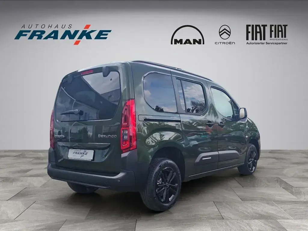 Neu Citroën Berlingo 131 PS (96 kW) 2026 Grün Van / Kleinbus