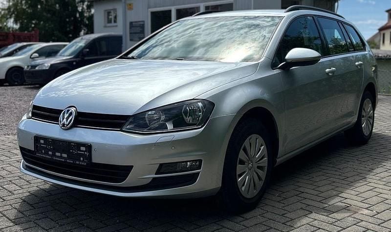 Silber Gebraucht 2017 VW Golf VII Comfortline Kombi | 11.500 € (Fairer Preis) - Bild 1/4