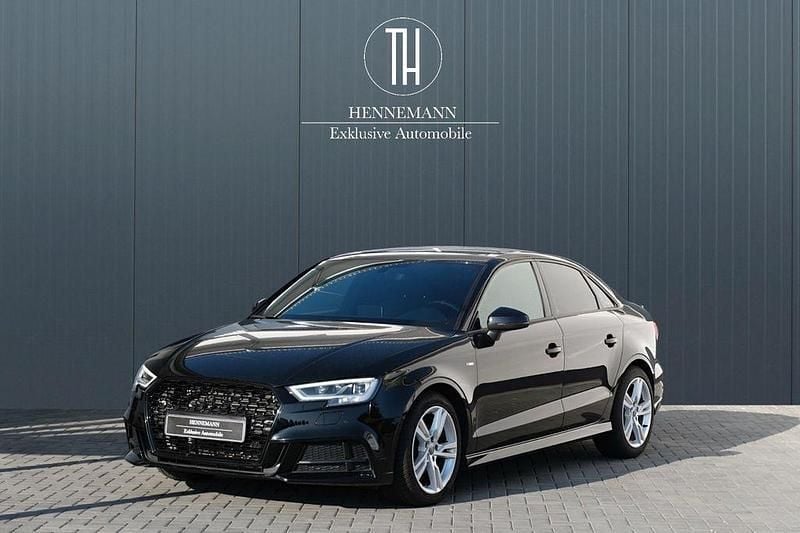 Schwarz Gebraucht 2018 Audi A3 S-Line Limousine | 17.450 € (Fairer Preis) - Bild 1/4