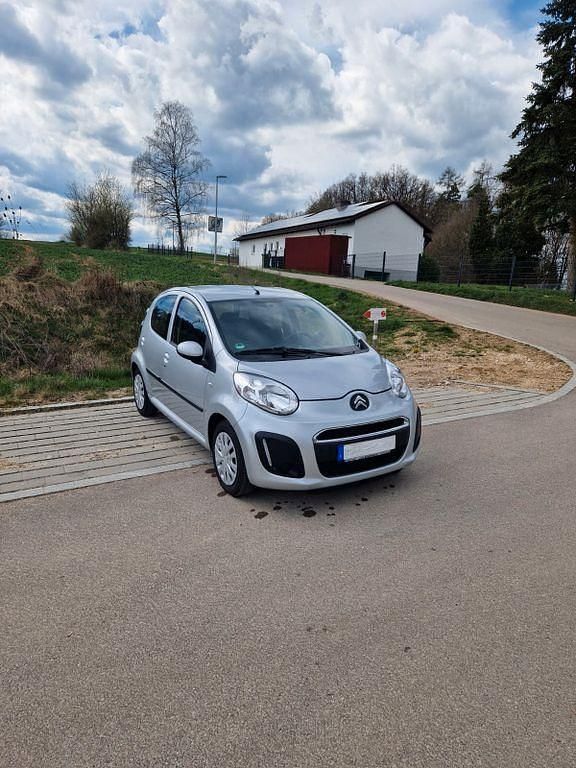 Silber Gebraucht 2013 Citroën C1 Kleinwagen | 7.200 € (Fairer Preis) - Bild 1/4
