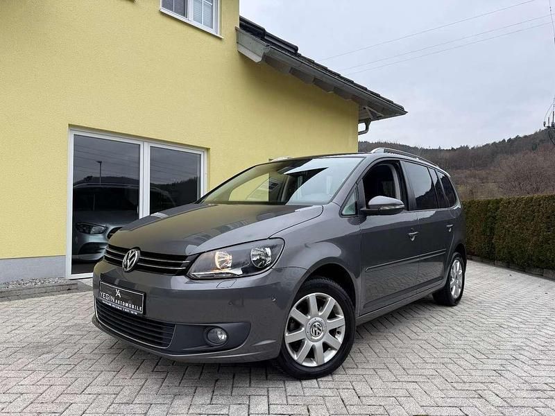 Second-hand VW Touran 105 CP (77 kW) 2015 Gri Monovolum