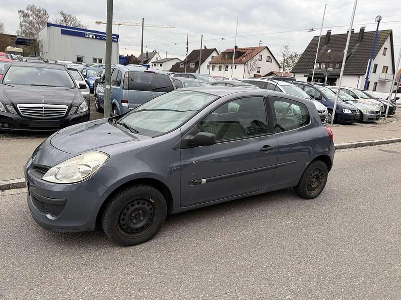 Gebraucht Renault Clio II Expression 68 PS (50 kW) 2005 Grey blue Kleinwagen