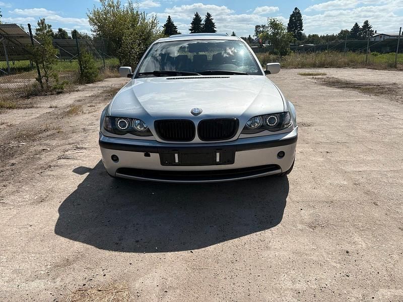 Silber Gebraucht 2004 BMW 320 Kombi | 1.200 € (Superpreis) - Bild 1/4