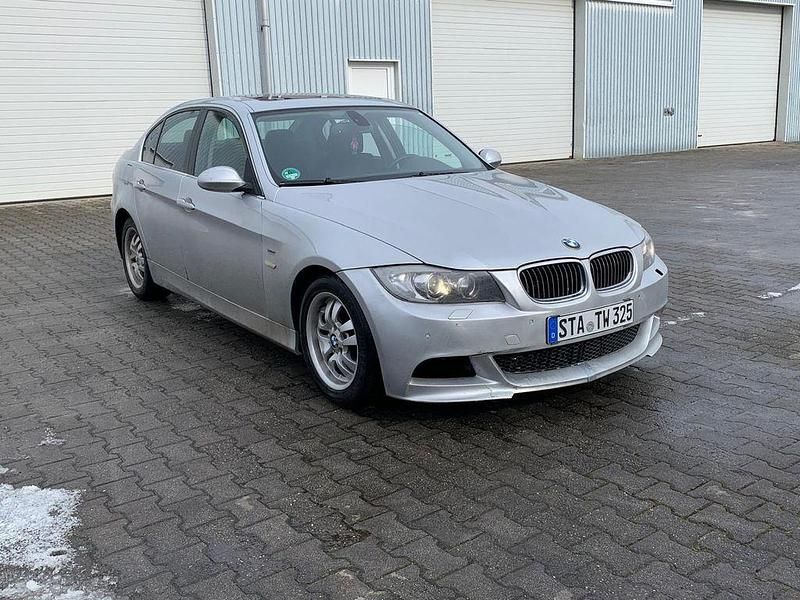 Gebraucht BMW 325 218 PS (160 kW) 2005 Silber Limousine