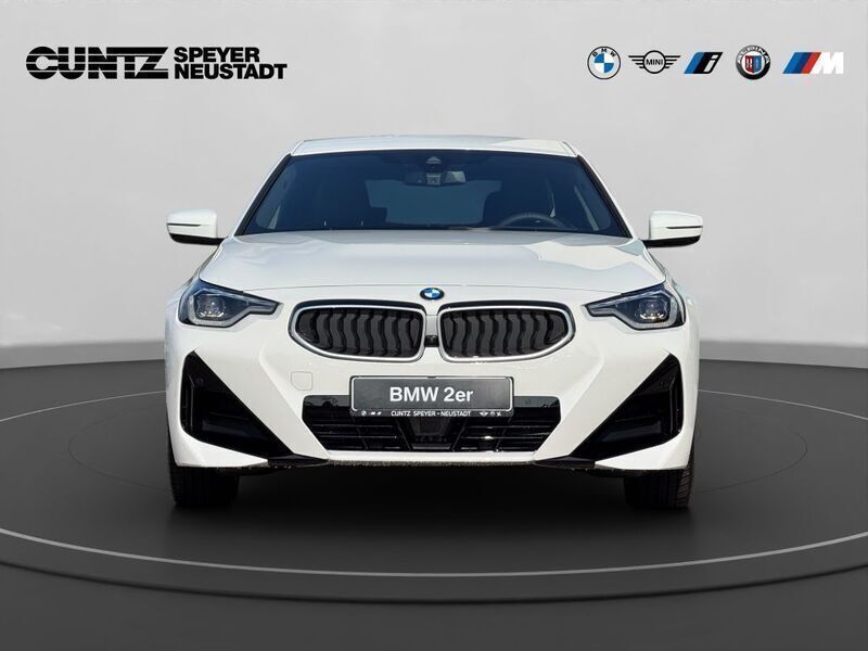 Używany BMW 220 Performance 184 KM (135 kW) 2025 Biały Coupe