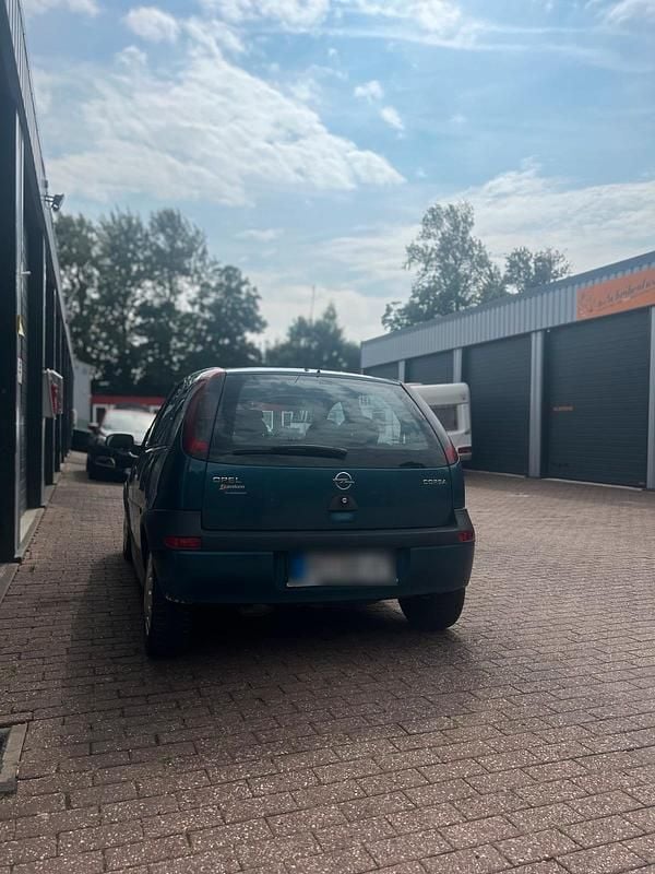 Grün Gebraucht 2002 Opel Corsa Kleinwagen | 950 € (Superpreis) - Bild 1/4