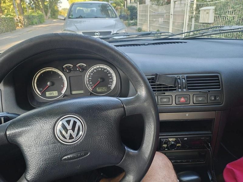 Blau Gebraucht 2000 VW Bora Limousine | 2.200 € (Fairer Preis) - Bild 1/4