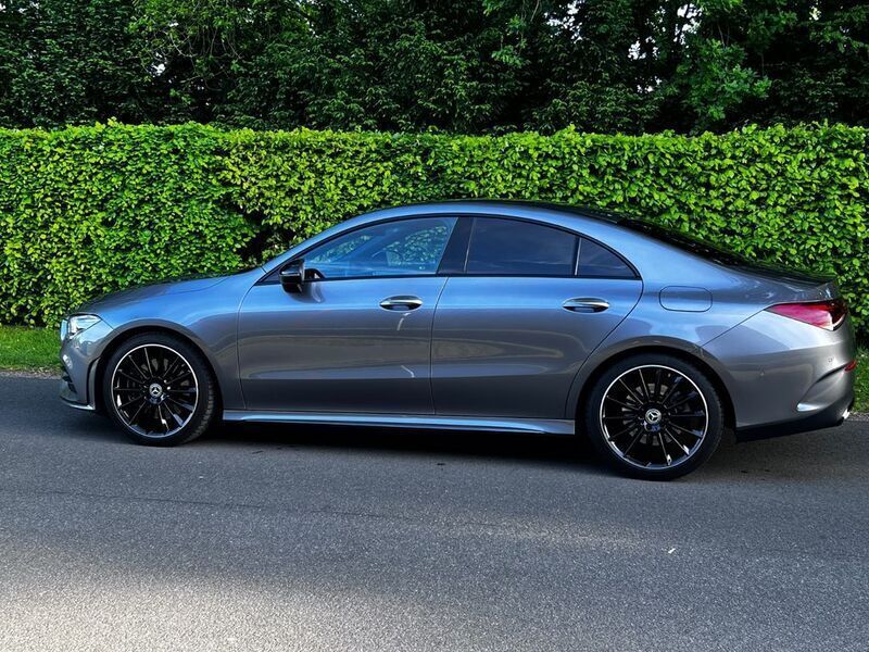 Grau Gebraucht 2022 Mercedes CLA250 AMG Limousine | 38.500 € (Fairer Preis) - Bild 1/4