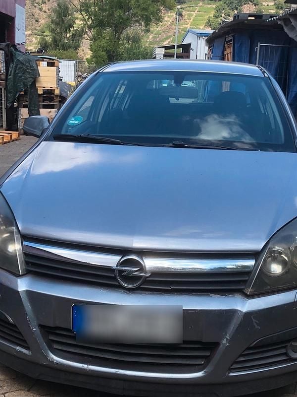Grau Gebraucht 2005 Opel Astra Kleinwagen | 980 € (Superpreis) - Bild 1/4