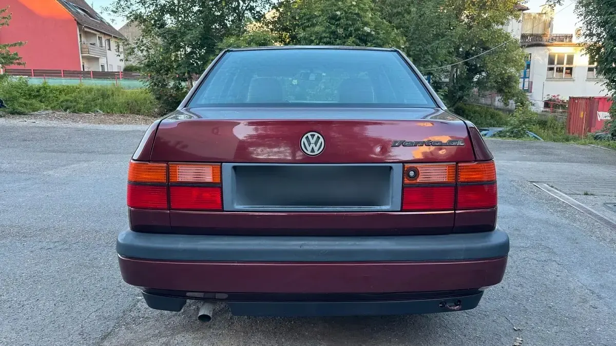 Gebraucht VW Vento 90 PS (66 kW) 1992 Rot Limousine