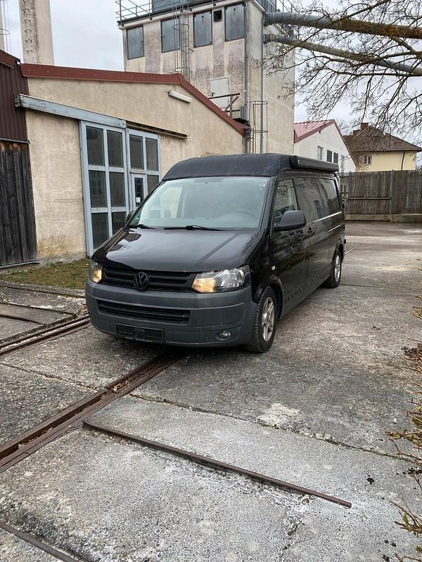 Second-hand VW Transporter 140 CP (102 kW) 2011 Negru Van