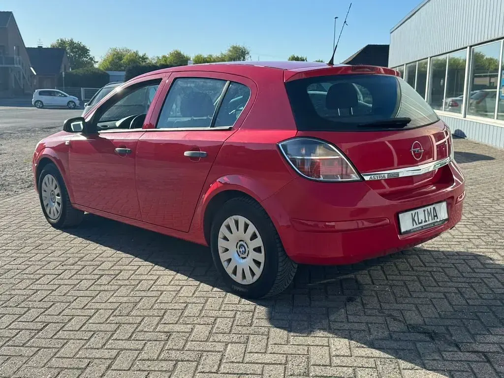 Gebraucht Opel Astra 90 PS (66 kW) 2009 Rot Limousine
