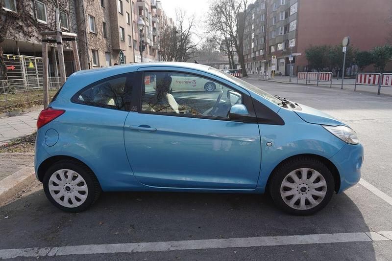 Gebraucht Ford Ka Trend 69 PS (50 kW) 2010 Blau Kleinwagen