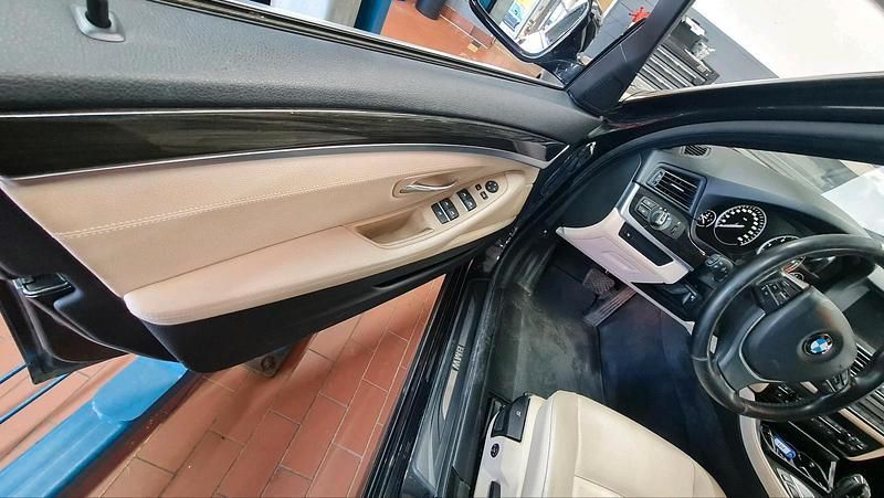 Gebraucht BMW 520 184 PS (135 kW) 2012 Schwarz Kombi