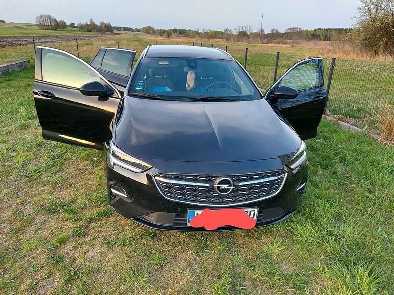 Schwarz Gebraucht 2021 Opel Insignia Elegance Van / Kleinbus | 14.850 € (Guter Preis) - Bild 1/4