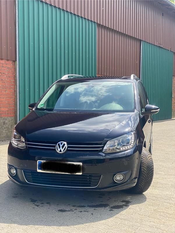 Schwarz Gebraucht 2014 VW Touran Highline Van / Kleinbus | 4.900 € (Superpreis) - Bild 1/4
